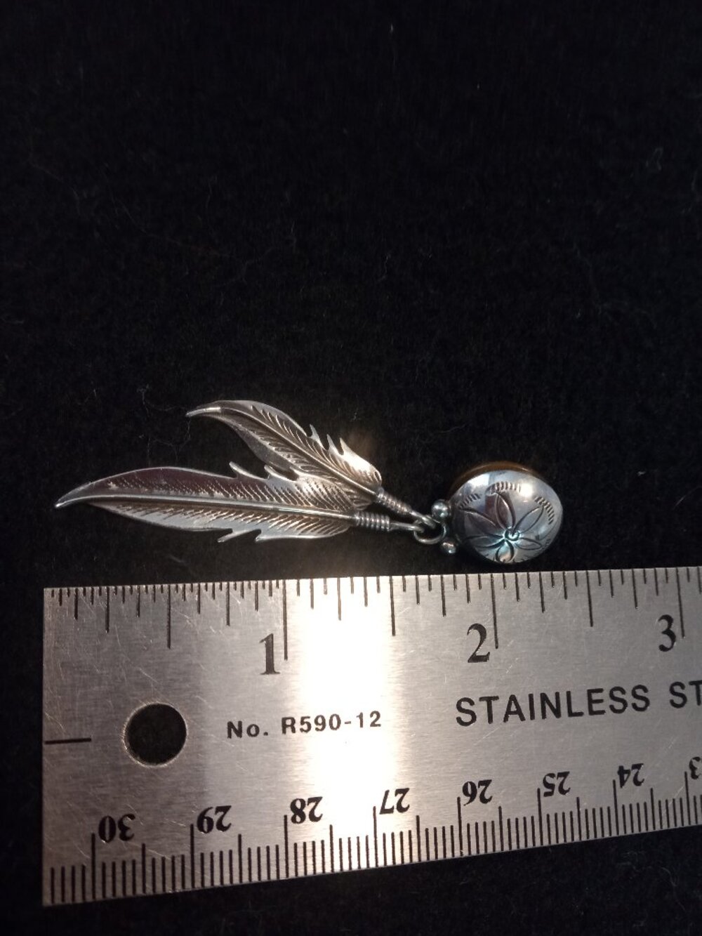 Native American Silver Navajo-made feather and concho earrings - Picture 3 of 3